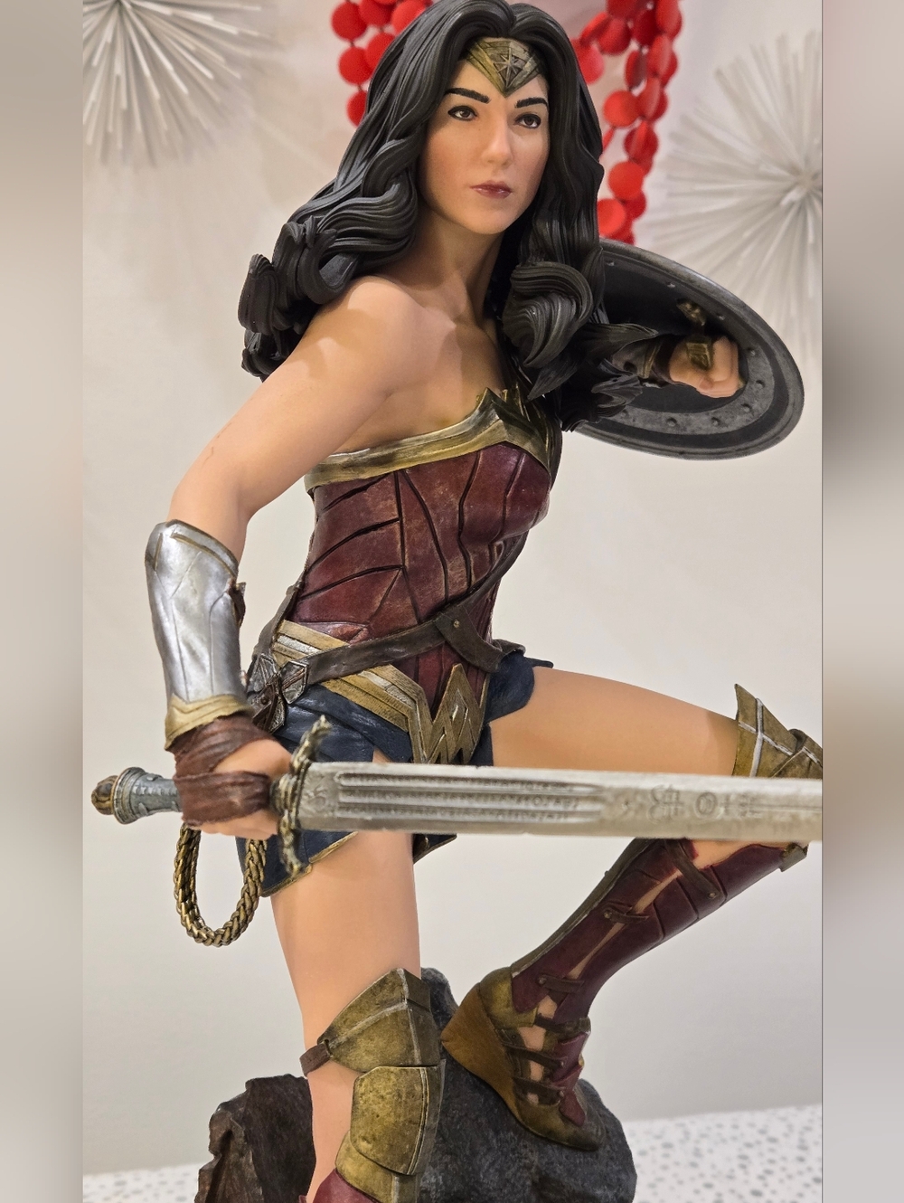 Batman vs Superman     Wonder Woman Gal Gadot 20" Sideshow Premium Format Statue